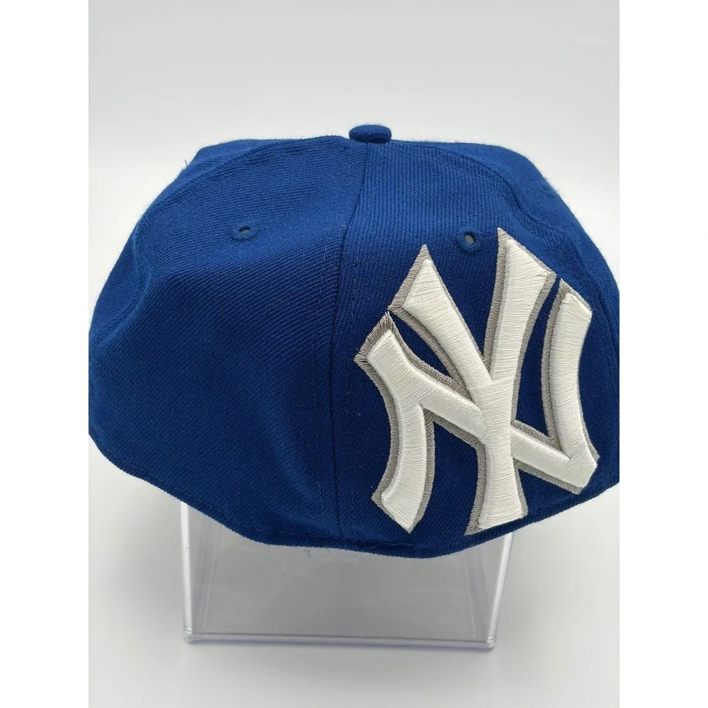 New Era 59FIFTY Fitted Hat Mens 7 1/8 Blue New York Yankees MLB Baseball Cap